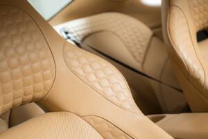 Image 21/32 of Aston Martin Vanquish (2013)