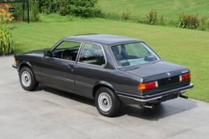Image 2/50 of BMW 323i (1980)