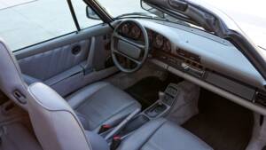 Image 24/46 of Porsche 911 Carrera 2 (1991)