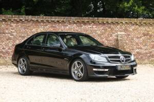 Image 27/50 of Mercedes-Benz C 63 AMG (2012)