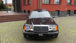 Bild 2/27 von Mercedes-Benz 500 E (1992)