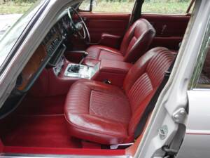 Imagen 12/20 de Jaguar XJ 6 4.2 (1972)