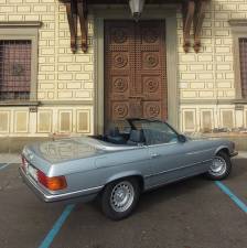 Immagine 2/36 di Mercedes-Benz 500 SL (1985)