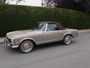 Image 7/99 de Mercedes-Benz 280 SL (1971)