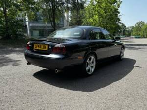 Bild 13/50 von Jaguar S-Type 4.2 V8 R (2004)