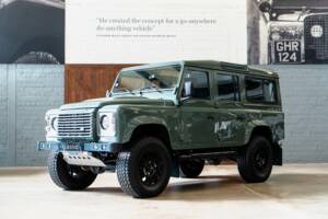 Image 2/24 of Land Rover Defender 110 (2013)