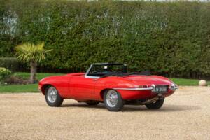 Image 10/50 de Jaguar E-Type (1967)