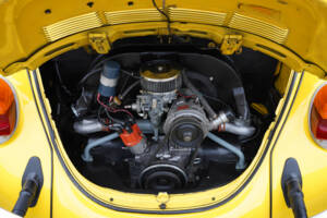 Image 22/50 of Volkswagen Coccinelle 1303 (1976)