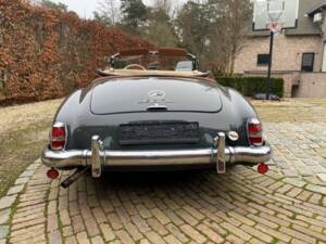 Image 11/52 de Mercedes-Benz 190 SL (1961)