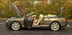 Image 16/50 of Bentley Continental GTC (2011)