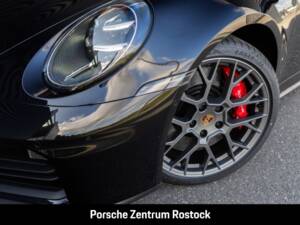 Obraz 32/32 pojazdu Porsche 911 Carrera 4S (1900)