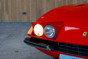 Image 62/74 of Ferrari 365 GTB/4 Daytona (1971)
