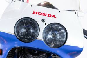 Afbeelding 50/50 van Honda VFR 750R RC 30 (1989)