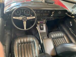 Image 4/5 of Jaguar E-Type V12 (1974)
