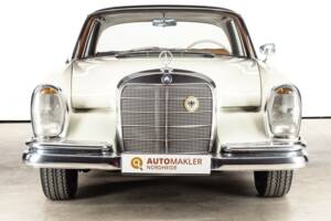 Image 3/54 of Mercedes-Benz 220 SE b (1963)