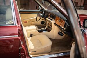 Bild 36/46 von Jaguar XJ 12 (1991)