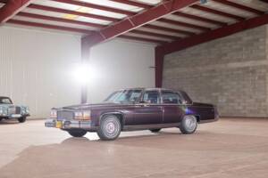 Image 10/58 of Cadillac Brougham Elegance (1988)