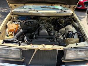 Image 9/36 of Mercedes-Benz 300 TD Turbodiesel (1982)