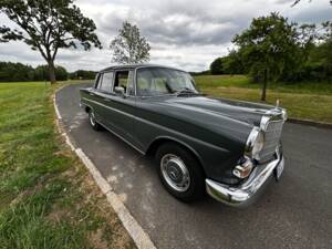 Image 5/13 of Mercedes-Benz 230 (1967)