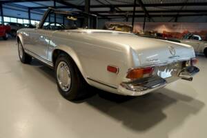 Image 11/36 of Mercedes-Benz 280 SL (1970)