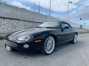 Image 3/7 of Jaguar XKR (2004)