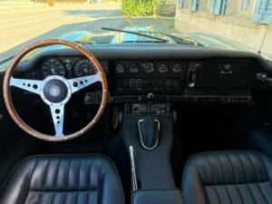 Imagen 10/21 de Jaguar E-Type (2+2) (1969)