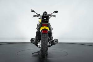 Imagen 3/25 de Yamaha DUMMY (1999)