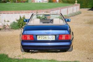 Image 34/50 of Mercedes-Benz SL 280 (1996)