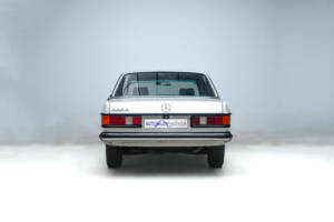Image 9/25 of Mercedes-Benz 300 D (1985)