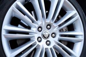 Bild 37/50 von Jaguar XJ 5.0 (2010)