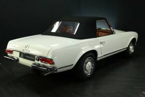 Image 36/50 of Mercedes-Benz 230 SL (1965)