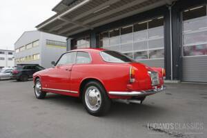 Image 7/68 of Alfa Romeo Giulietta Sprint 1300 (1965)