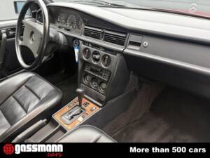 Bild 9/15 von Mercedes-Benz 190 E 2.5-16V (1991)