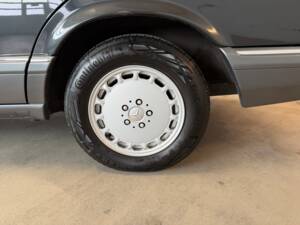 Bild 15/46 von Mercedes-Benz 300 SE (1990)