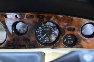 Immagine 34/50 di Aston Martin V8 EFi (1989)