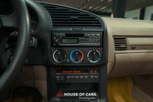 Immagine 21/24 di BMW 320i (1995)