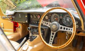 Image 3/20 de Jaguar E-Type (1969)