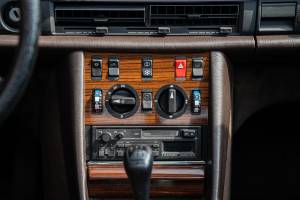 Imagen 30/50 de Mercedes-Benz 280 SE (1985)