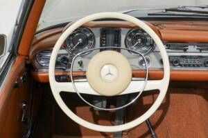 Imagen 15/41 de Mercedes-Benz 280 SL (1971)