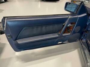 Image 18/36 of Mercedes-Benz 500 SL (1992)