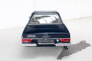 Image 9/40 de Mercedes-Benz 250 SL (1967)