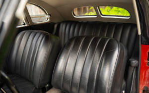 Image 27/50 of BMW 327 (1939)