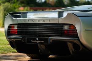 Image 14/50 of Jaguar XJ 220 (1993)