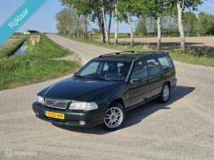 Image 2/37 of Volvo V 70 2.4 (2000)