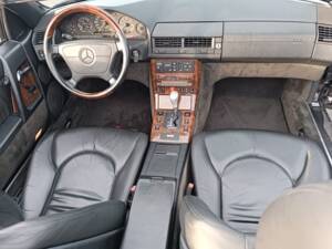 Image 5/6 de Mercedes-Benz 500 SL (1992)