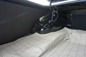 Image 75/77 of Ford Fairlane 500 Club Victoria (1958)