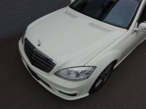Image 14/99 of Mercedes-Benz S 65 AMG L (2006)