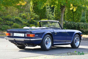 Image 17/50 of Triumph TR 6 (1975)