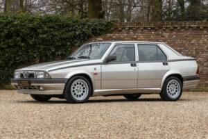 Image 12/50 of Alfa Romeo 75 2.0 Twin Spark (1988)