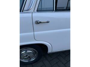 Bild 19/50 von Mercedes-Benz 230 (1968)